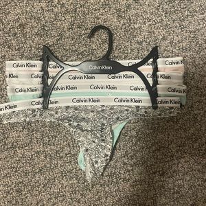 Calvin Klein women’s thongs 4-pack size medium